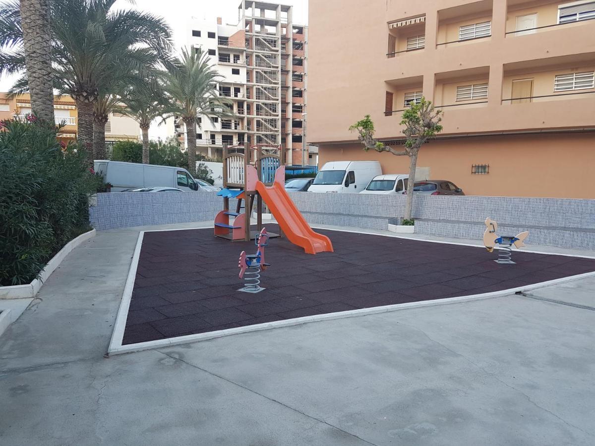 Apartamento Barbacoa, Piscina Y Playa Пуебла де Фарналс Екстериор снимка